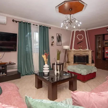 Vozaitis Family Villa *
