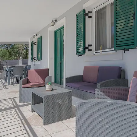 Vozaitis Family Villa *